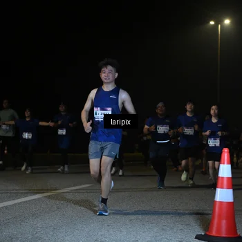 Runner Photo 7570273