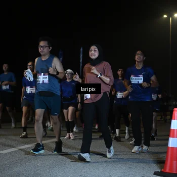 Runner Photo 7570339