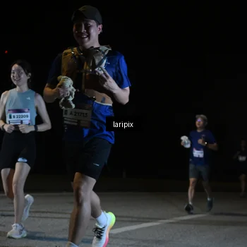 Runner Photo 7570402