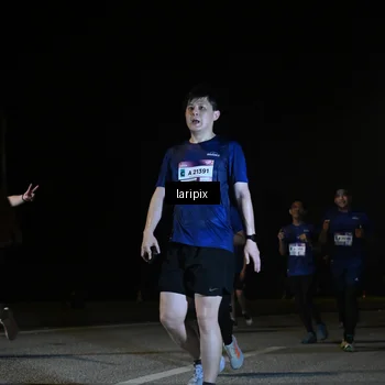 Runner Photo 7570459