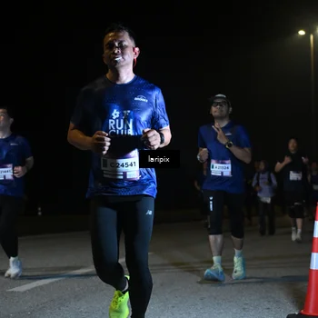 Runner Photo 7570499