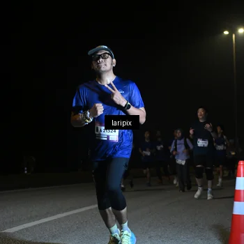 Runner Photo 7570503