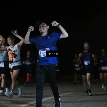 Runner Photo 7570540
