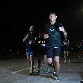 Runner Photo 7570696