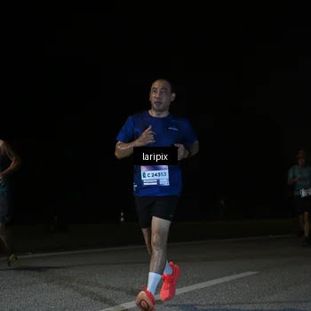 Runner Photo 7570905