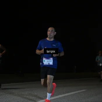 Runner Photo 7570908