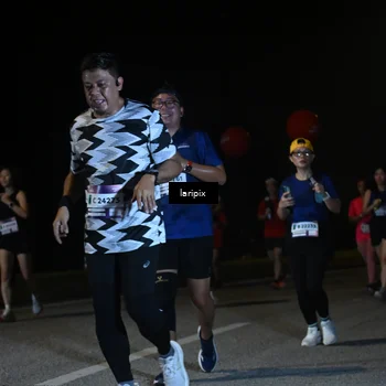 Runner Photo 7570925