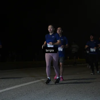 Runner Photo 7571000