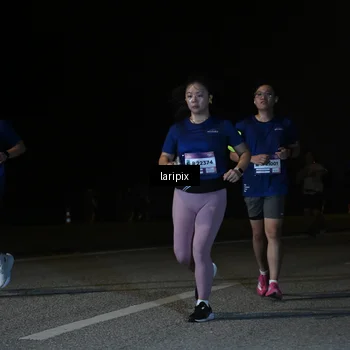 Runner Photo 7571001