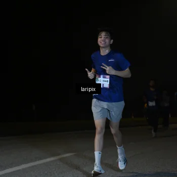 Runner Photo 7571039