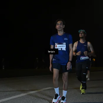 Runner Photo 7571041