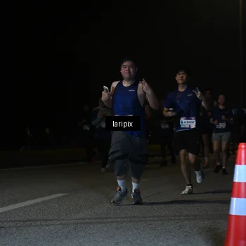 Runner Photo 7571048