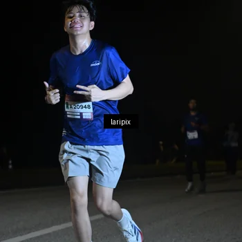 Runner Photo 7571053