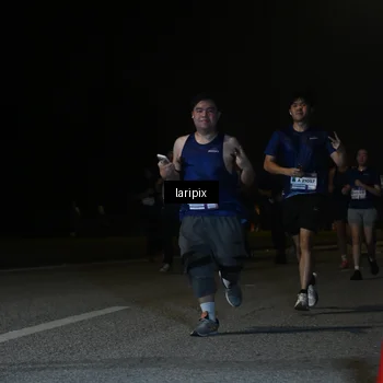 Runner Photo 7571054