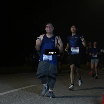 Runner Photo 7571058