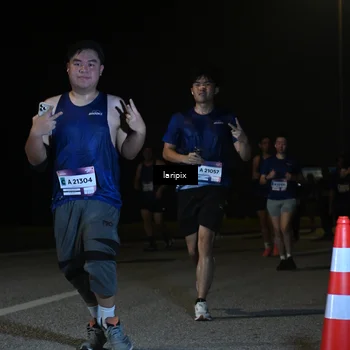 Runner Photo 7571059