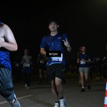 Runner Photo 7571069