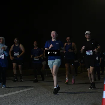 Runner Photo 7571070