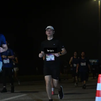 Runner Photo 7571077