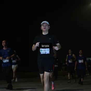 Runner Photo 7571081