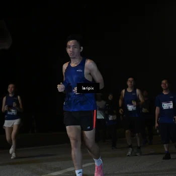 Runner Photo 7571083