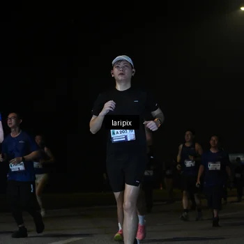 Runner Photo 7571084