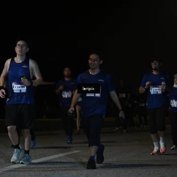 Runner Photo 7571098
