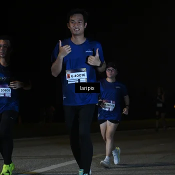 Runner Photo 7571179