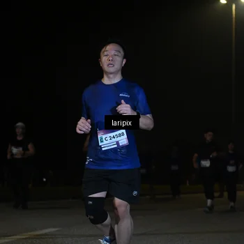 Runner Photo 7571246