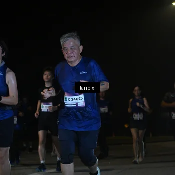 Runner Photo 7571295