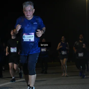 Runner Photo 7571298