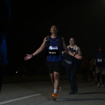 Runner Photo 7571345