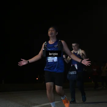 Runner Photo 7571351
