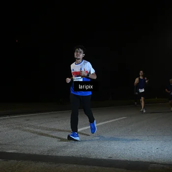 Runner Photo 7571430