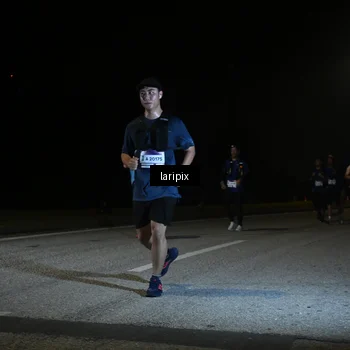 Runner Photo 7571480