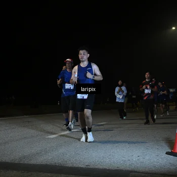 Runner Photo 7571516