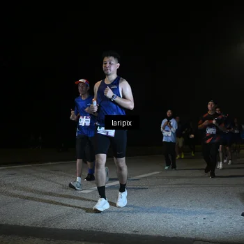 Runner Photo 7571577