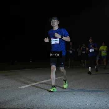 Runner Photo 7572142