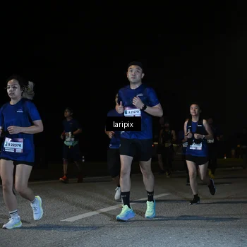 Runner Photo 7572549