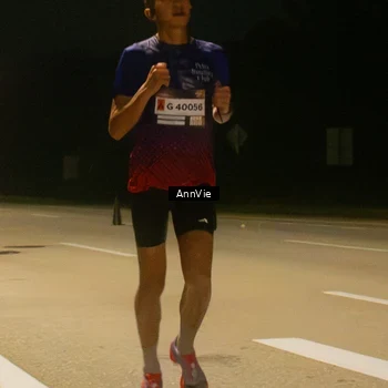 Runner Photo 7573065
