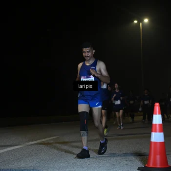 Runner Photo 7573791