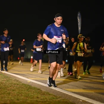 Runner Photo 7585973