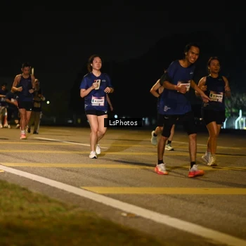 Runner Photo 7585976