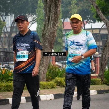 Runner Photo 7586002