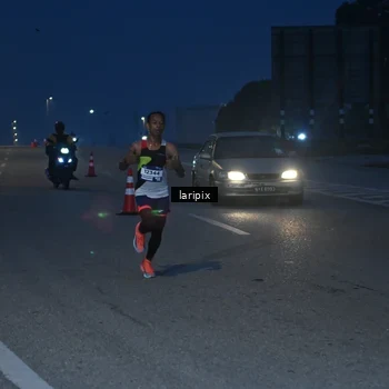Runner Photo 7586005