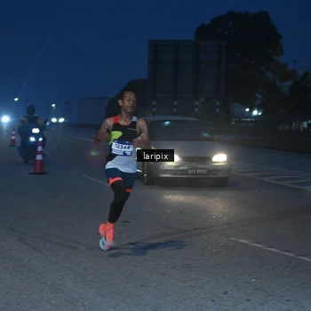 Runner Photo 7586009