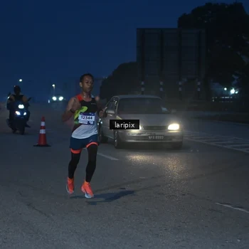 Runner Photo 7586010