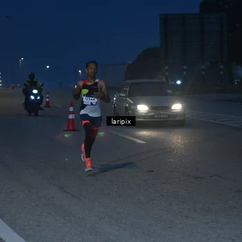 Runner Photo 7586012