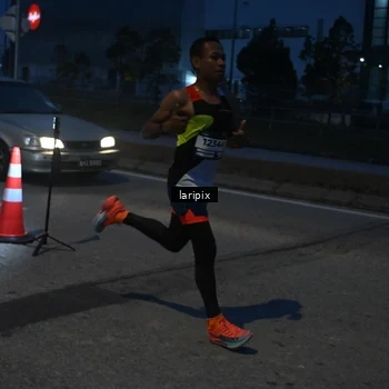 Runner Photo 7586024