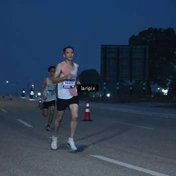 Runner Photo 7586027